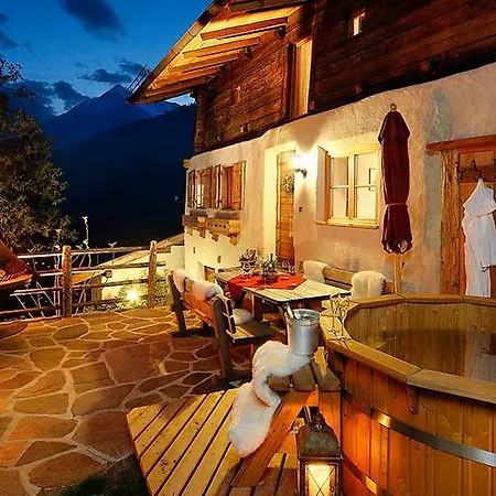 Berg-weiler-obereggerhof Farm stay Schenna