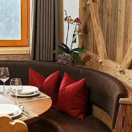 Berg-weiler-obereggerhof Farm stay Schenna